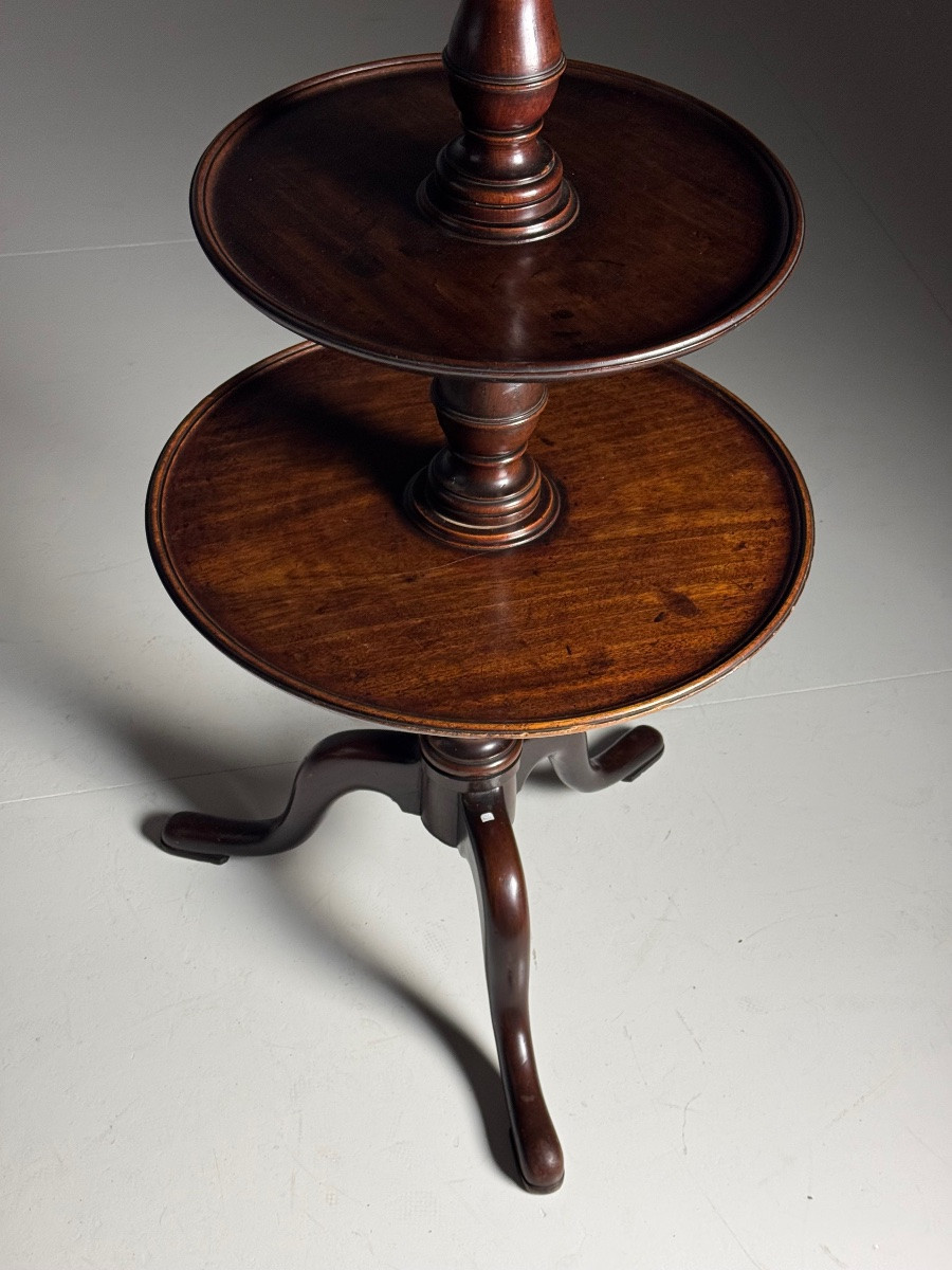 19th Century English Mahogany Tripod Shelf-photo-7