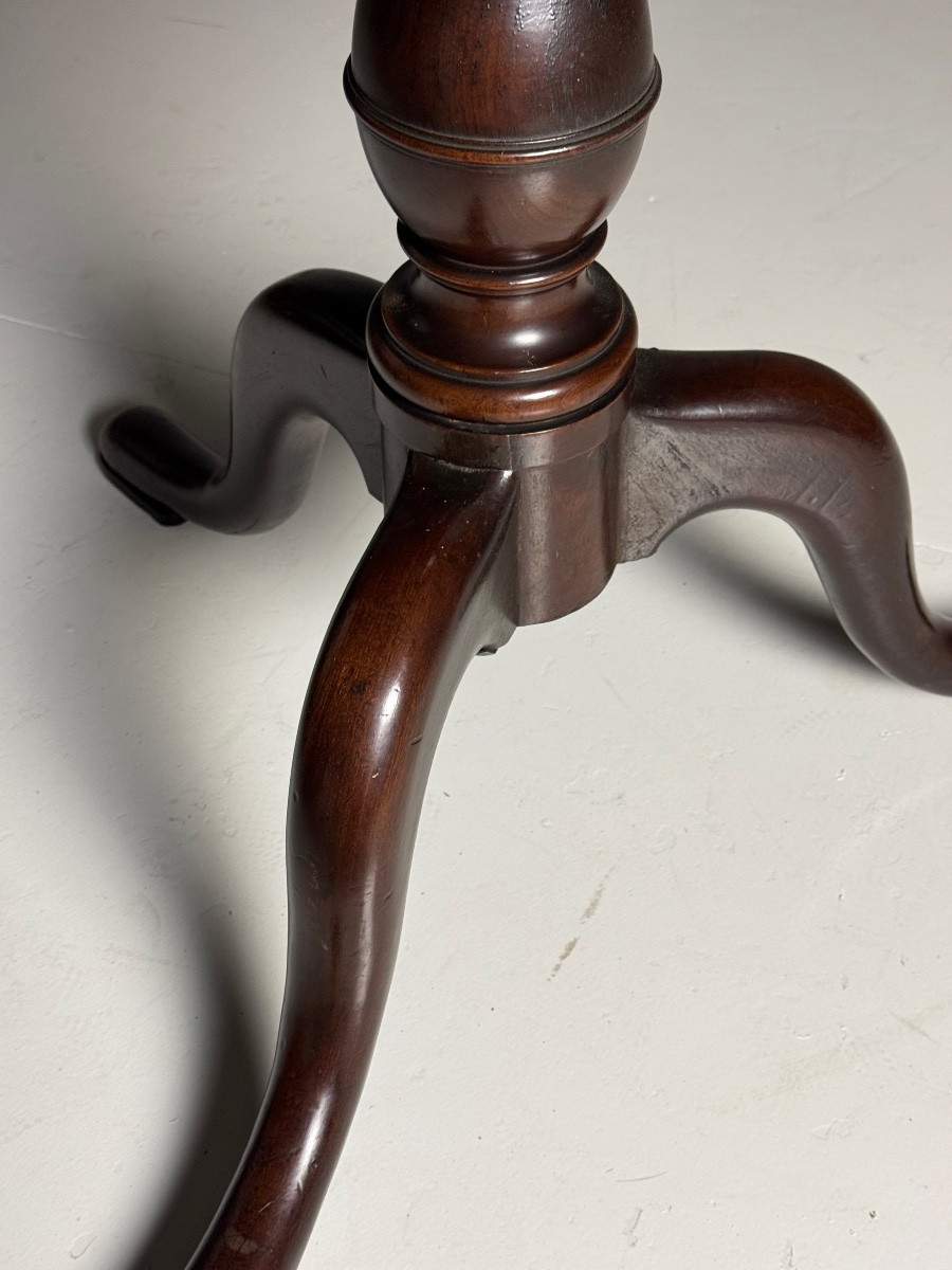 19th Century English Mahogany Tripod Shelf-photo-8