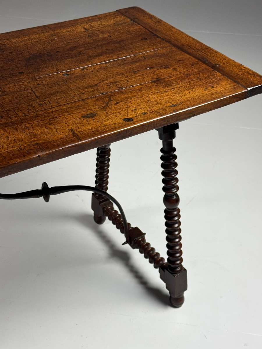 Table espagnole du XVIIIe siècle-photo-6