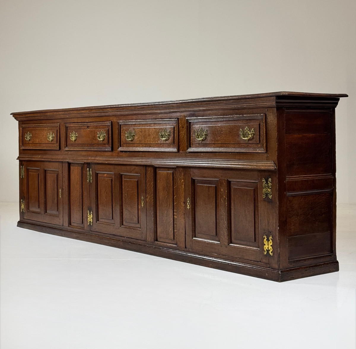 Buffet anglais, vers 1720, en chêne