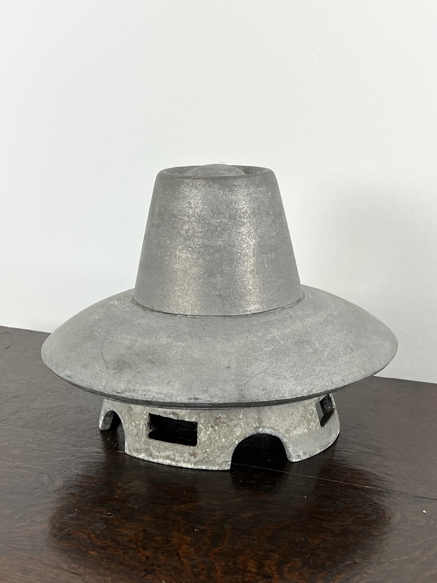 Vintage Aluminum Hat Mold-photo-1