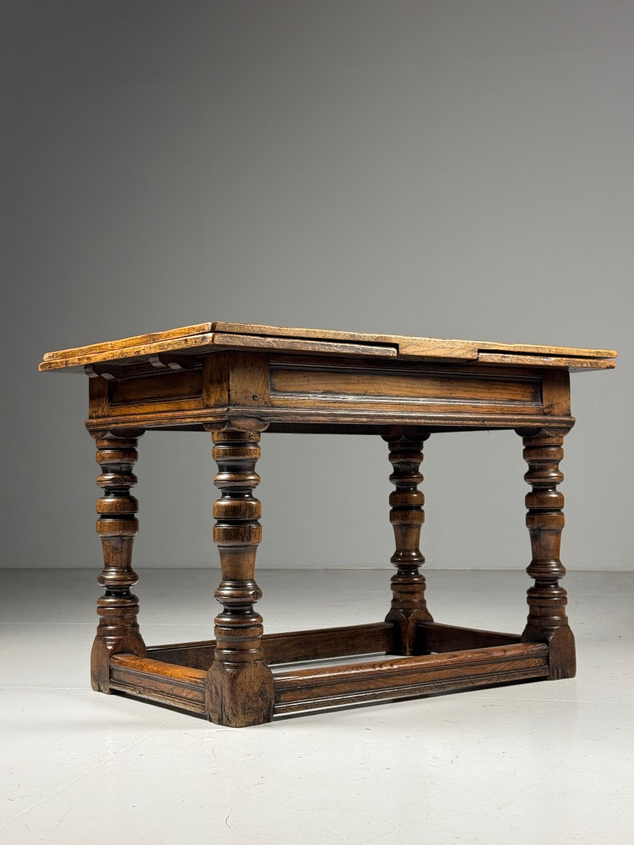 English Extensible Table, Circa 1700-photo-7