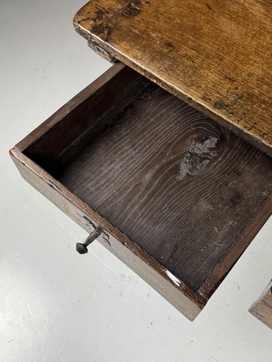 18th-century Spanish Table-photo-1