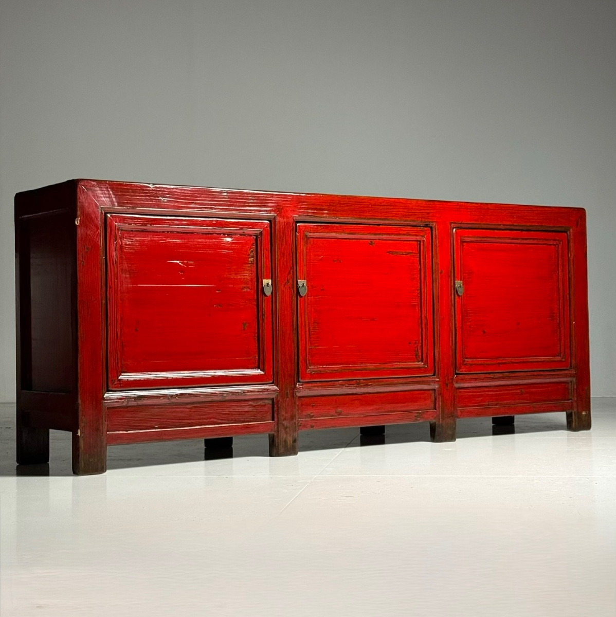 Buffet chinois laqué rouge