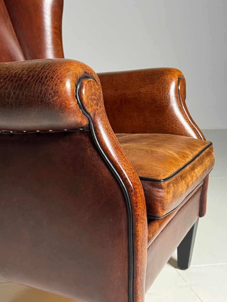 Fauteuil à oreilles en cuir de mouton-photo-1