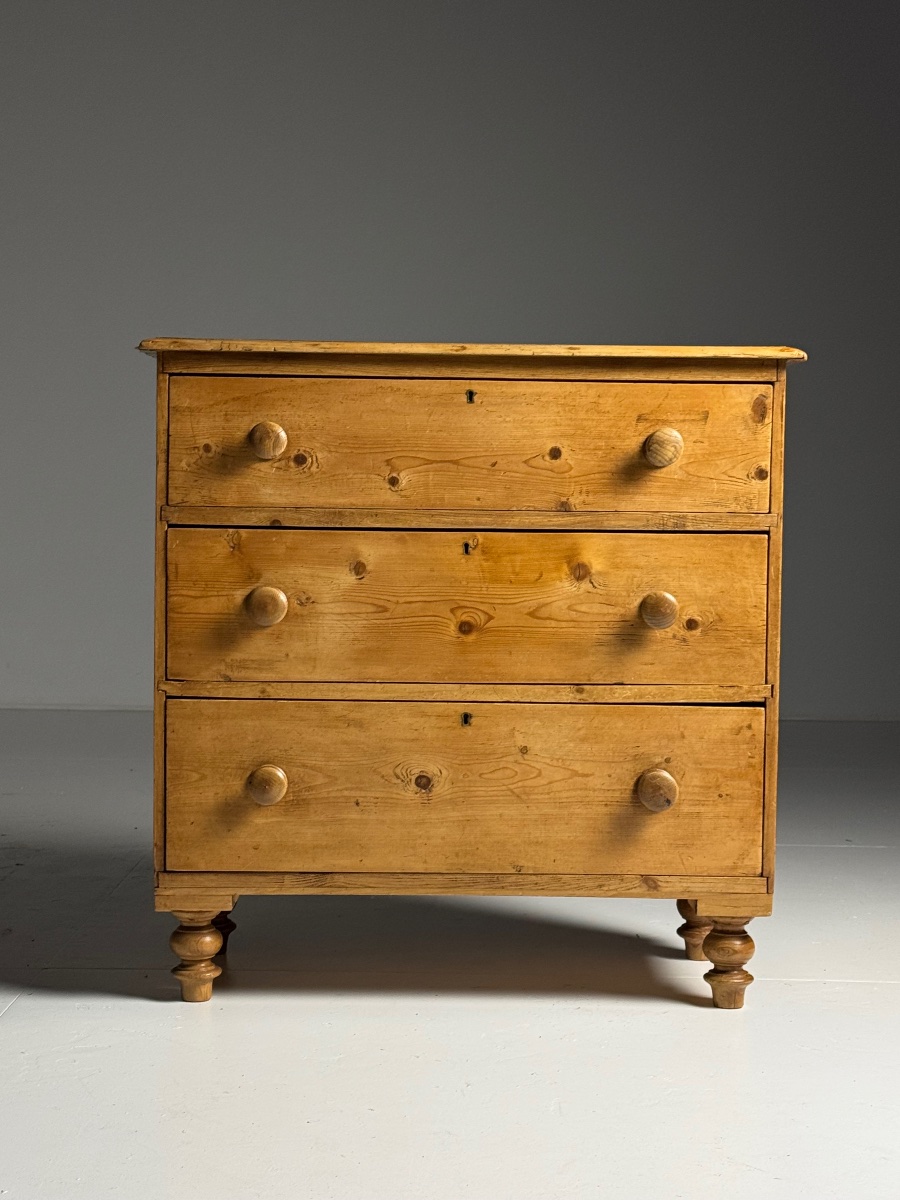 Commode en pin anglais du XIXe siècle-photo-2