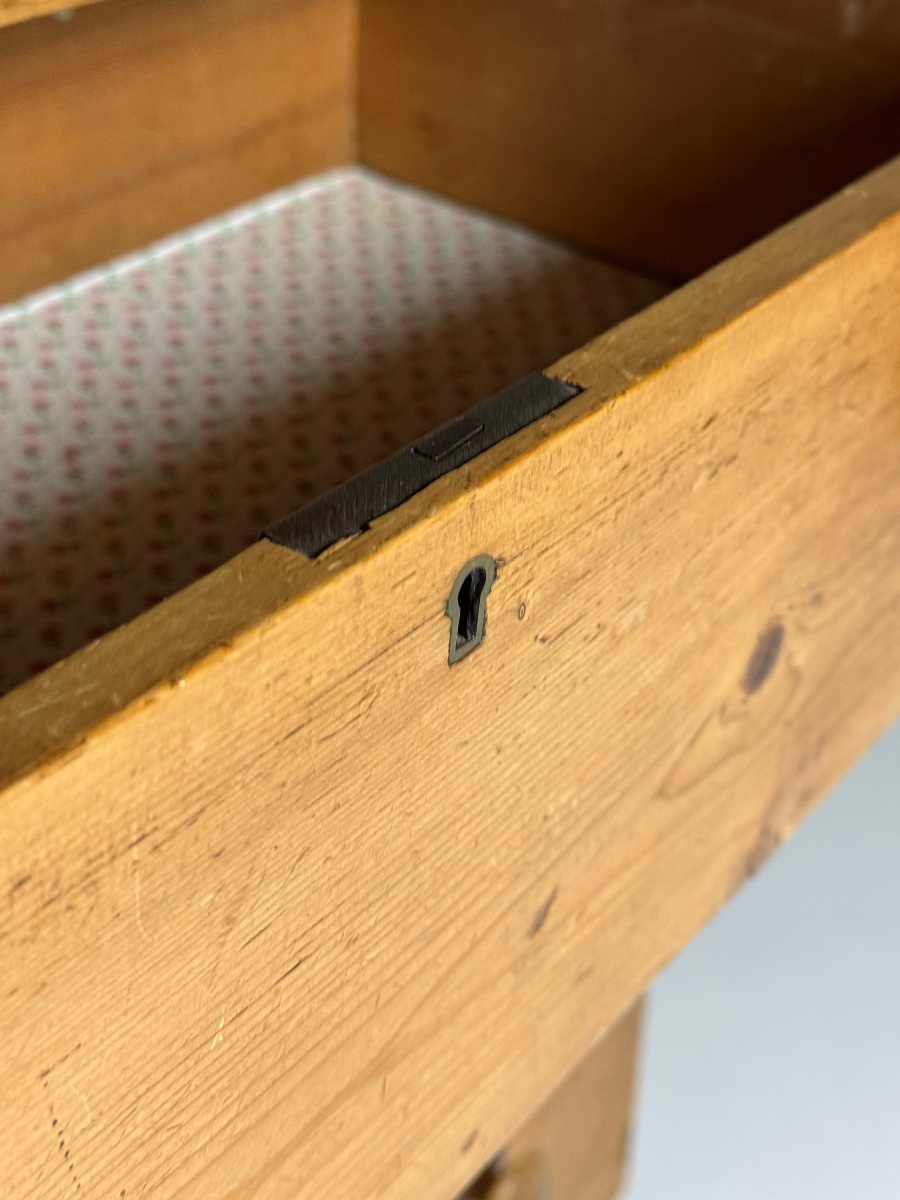 Commode en pin anglais du XIXe siècle-photo-1