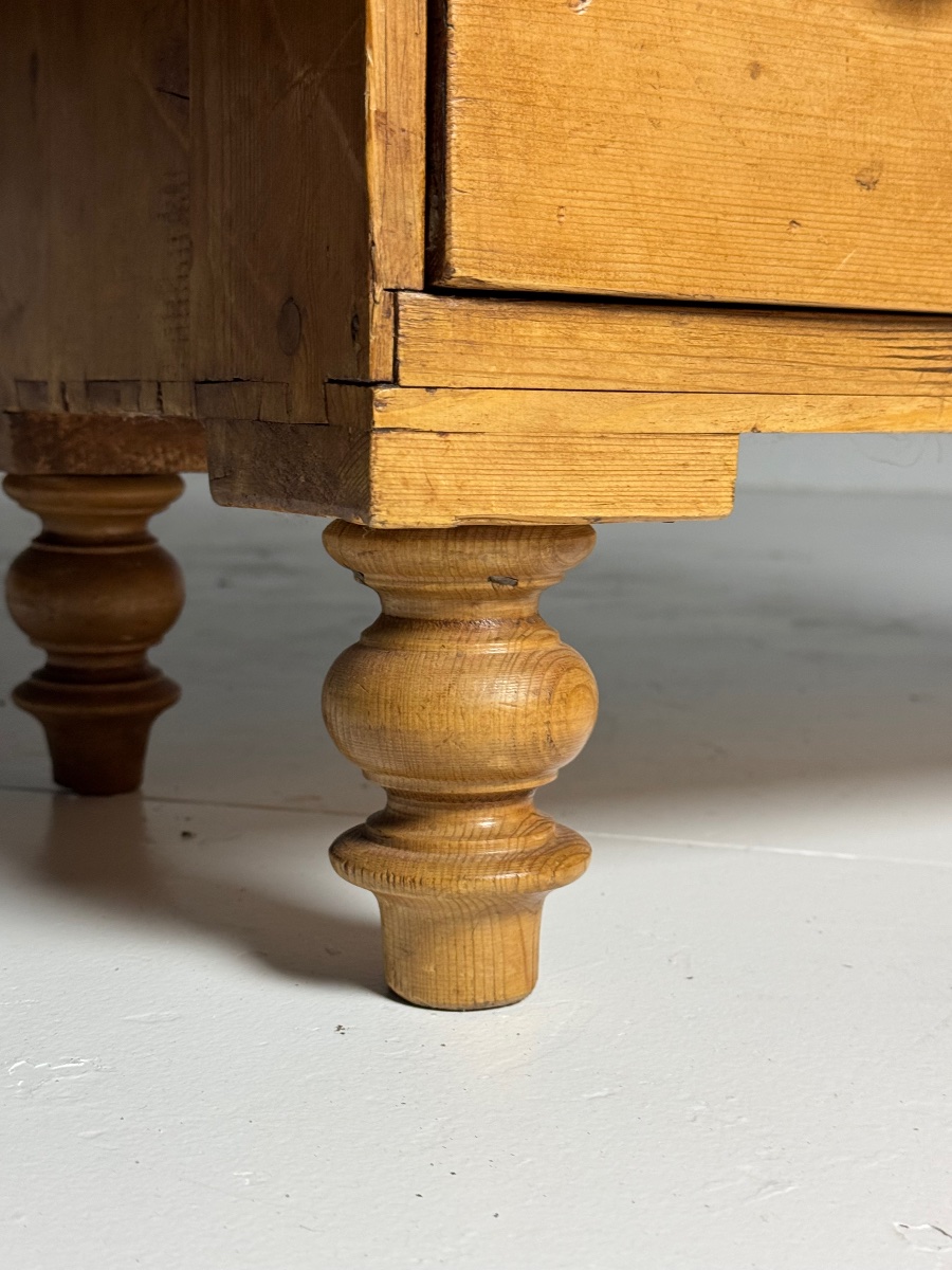 Commode en pin anglais du XIXe siècle-photo-3