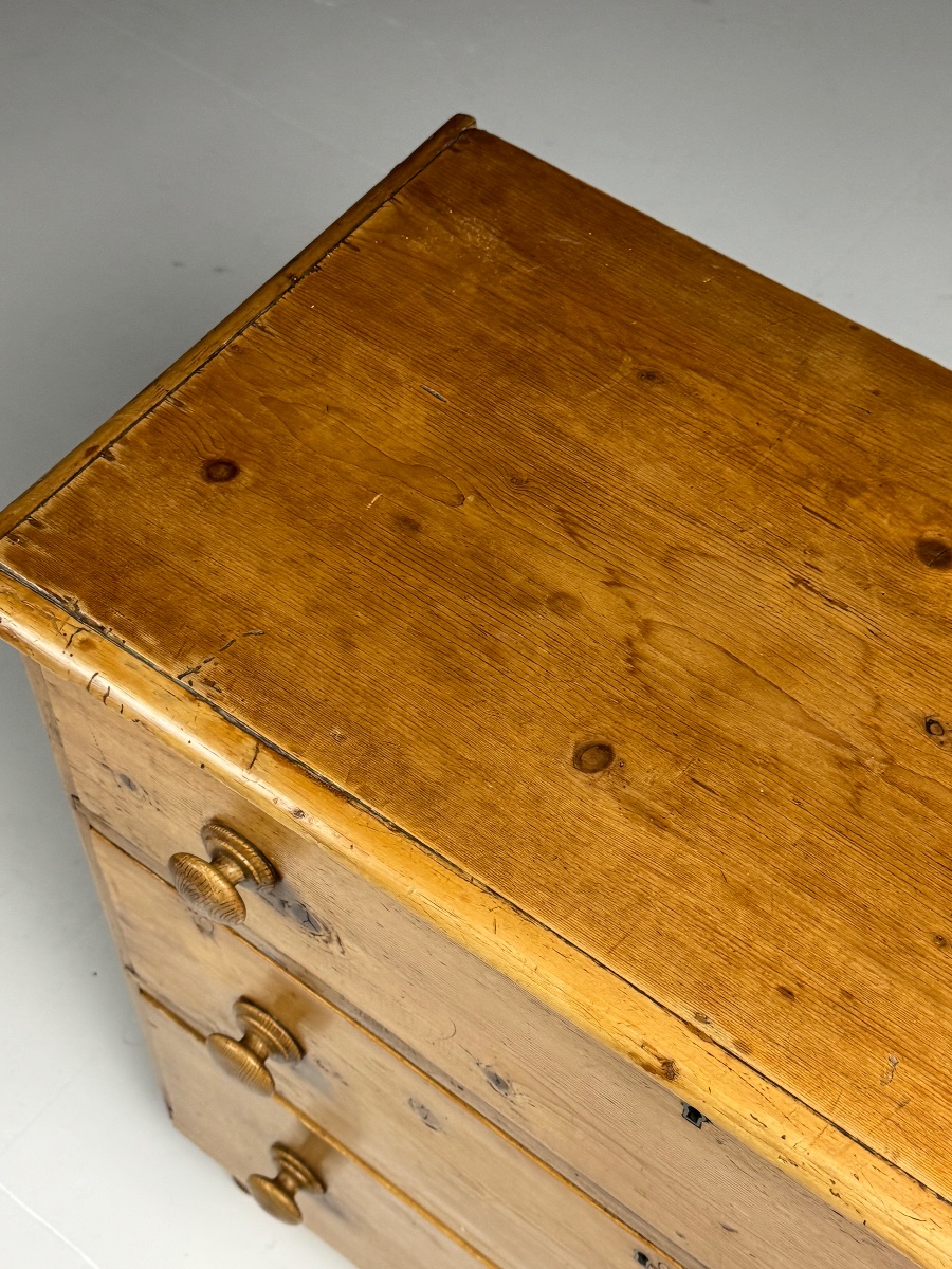Commode en pin anglais du XIXe siècle-photo-5