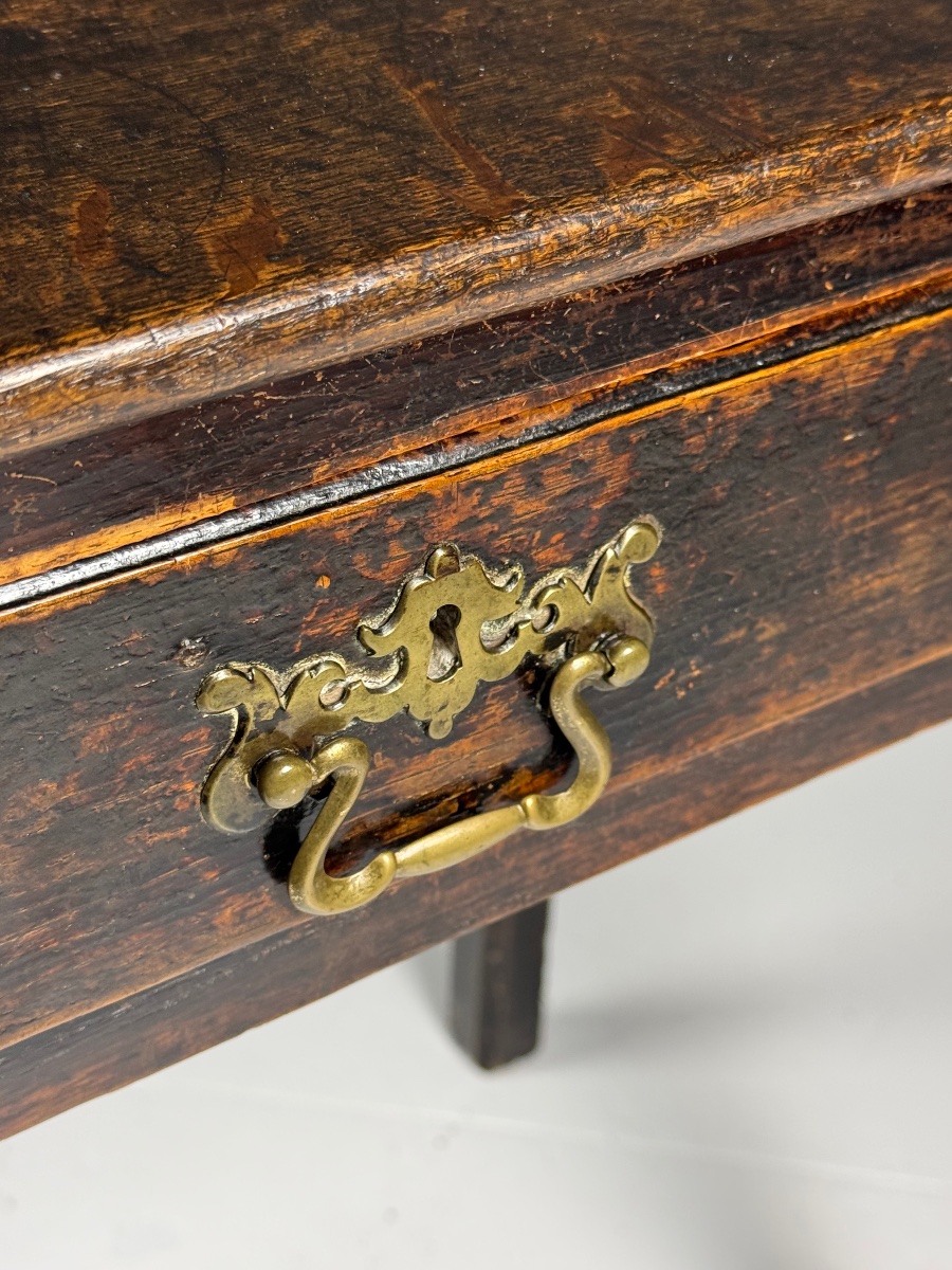 17th Century English Table-photo-1
