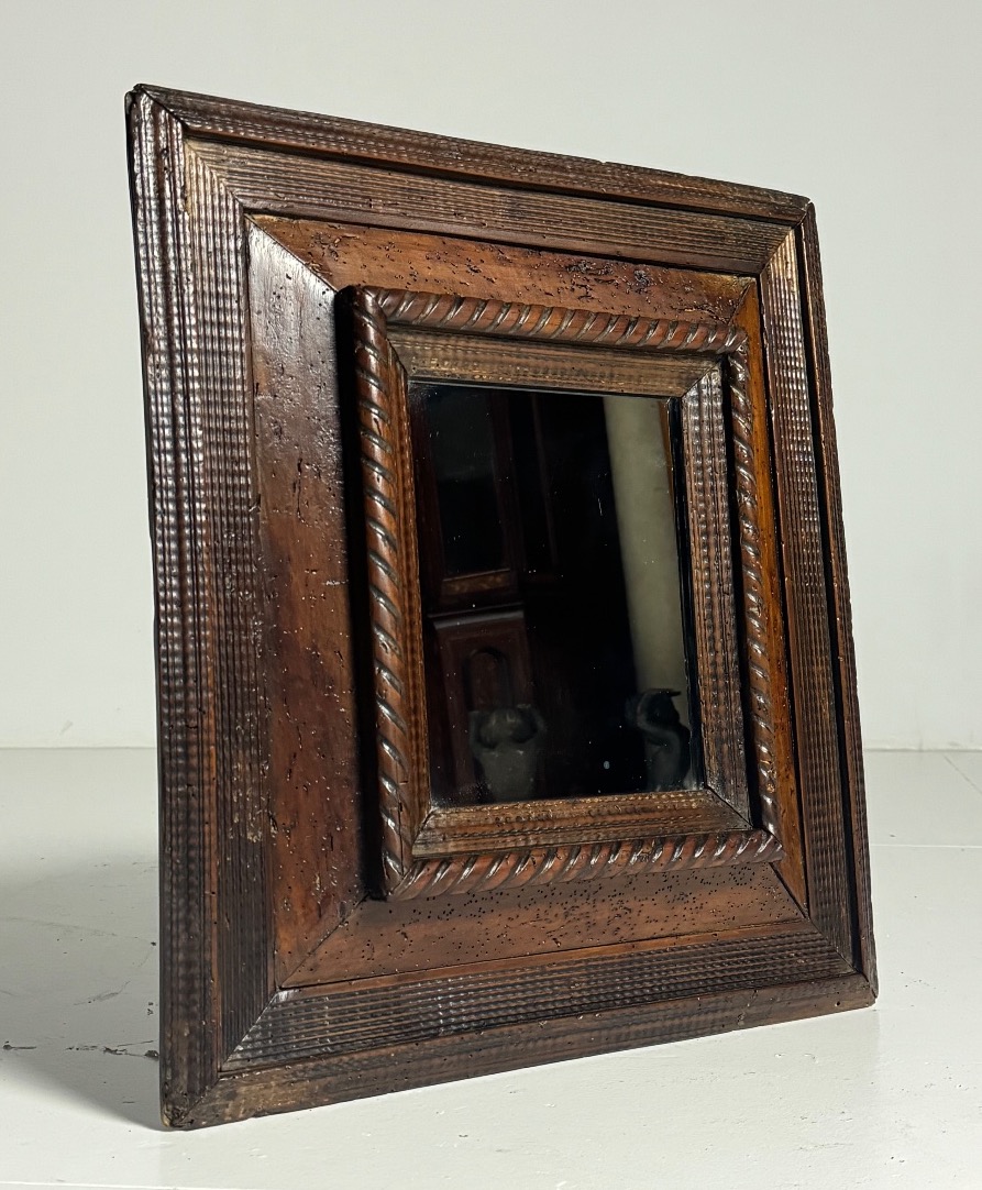 Miroir à cadre mouluré, XVIIIe siècle