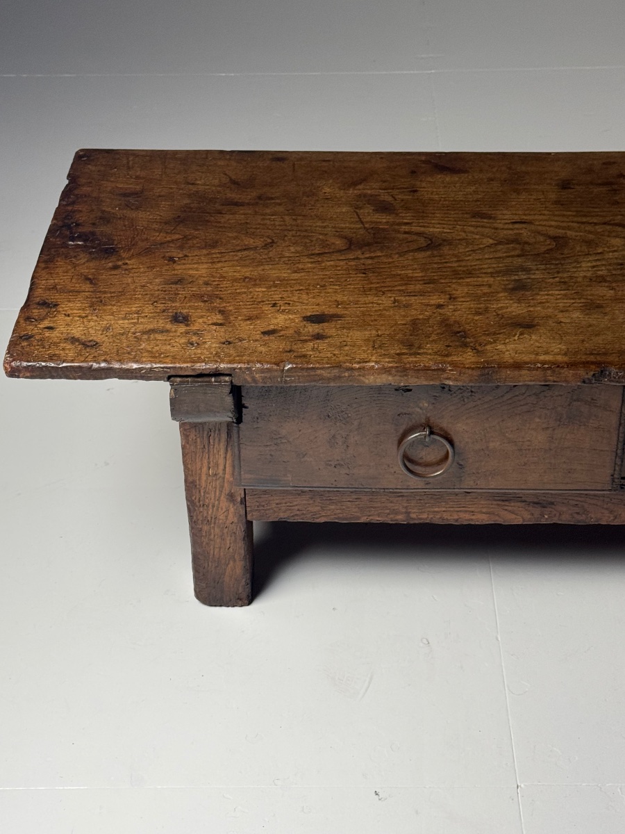 Table basse espagnole du XVIIIe siècle-photo-4