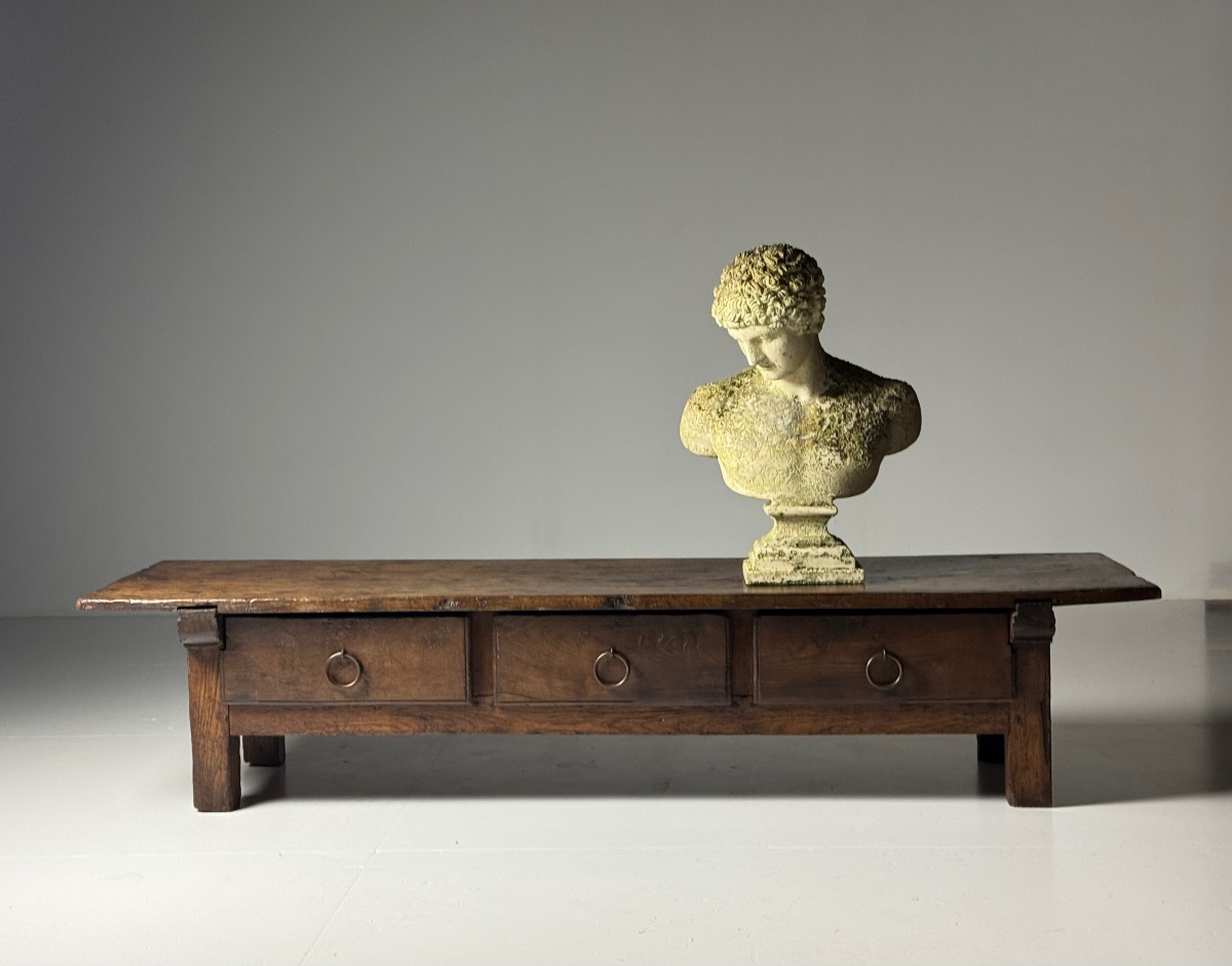 Table basse espagnole du XVIIIe siècle-photo-1
