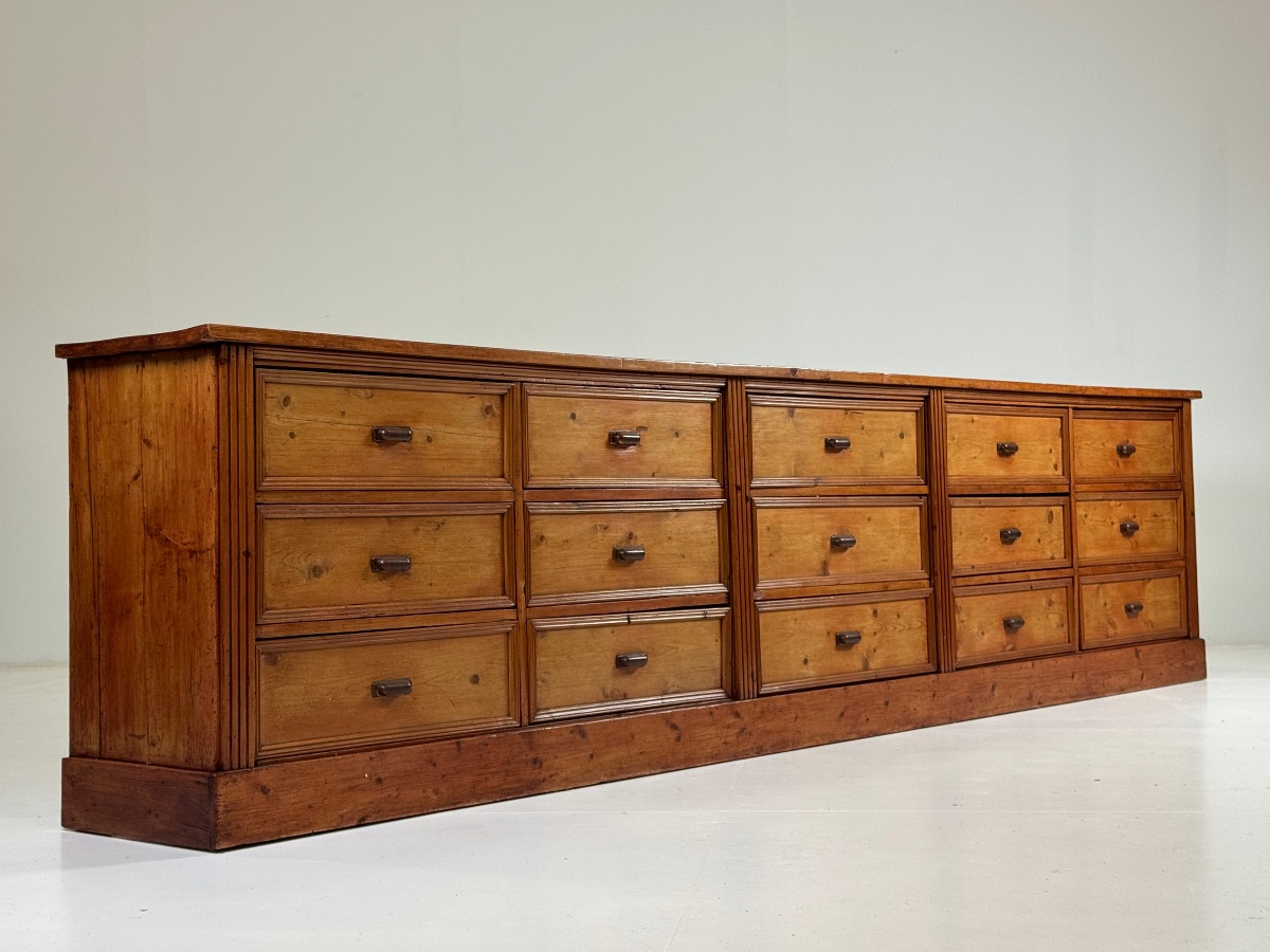 Armoire de pharmacie vintage de 350 cm