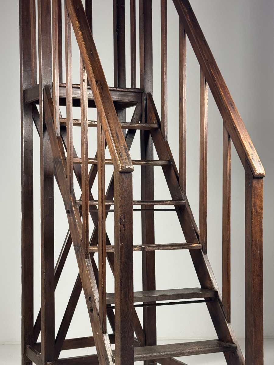 Escalier de bibliothèque ancien, vers 1900-photo-4