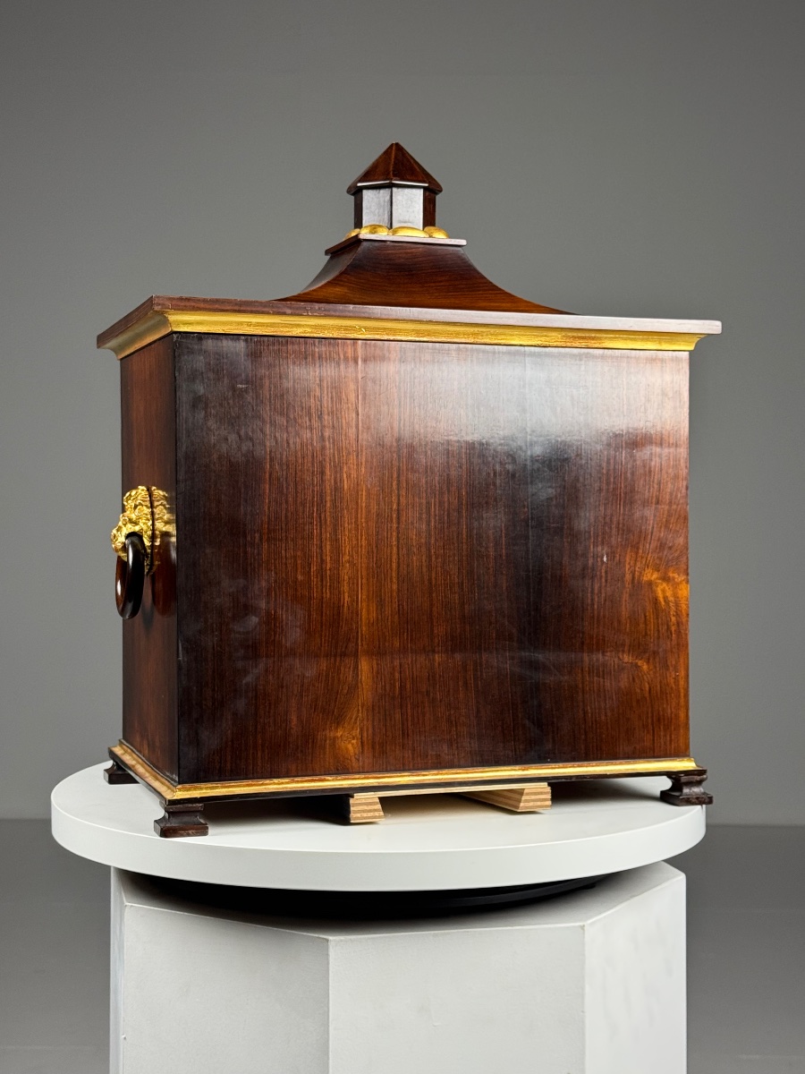 Small 18th-century German Art Cabinet-photo-4