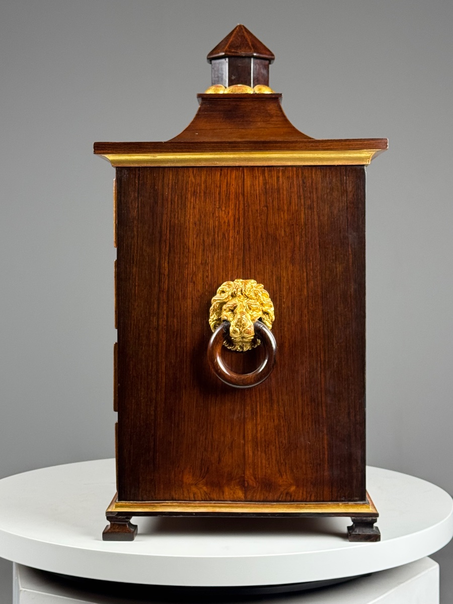 Small 18th-century German Art Cabinet-photo-3
