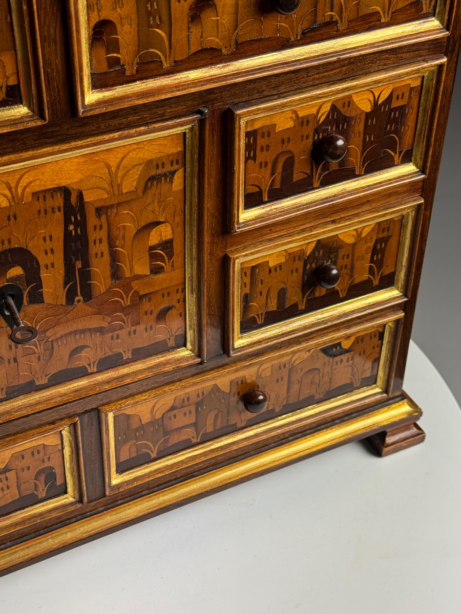 Small 18th-century German Art Cabinet-photo-4