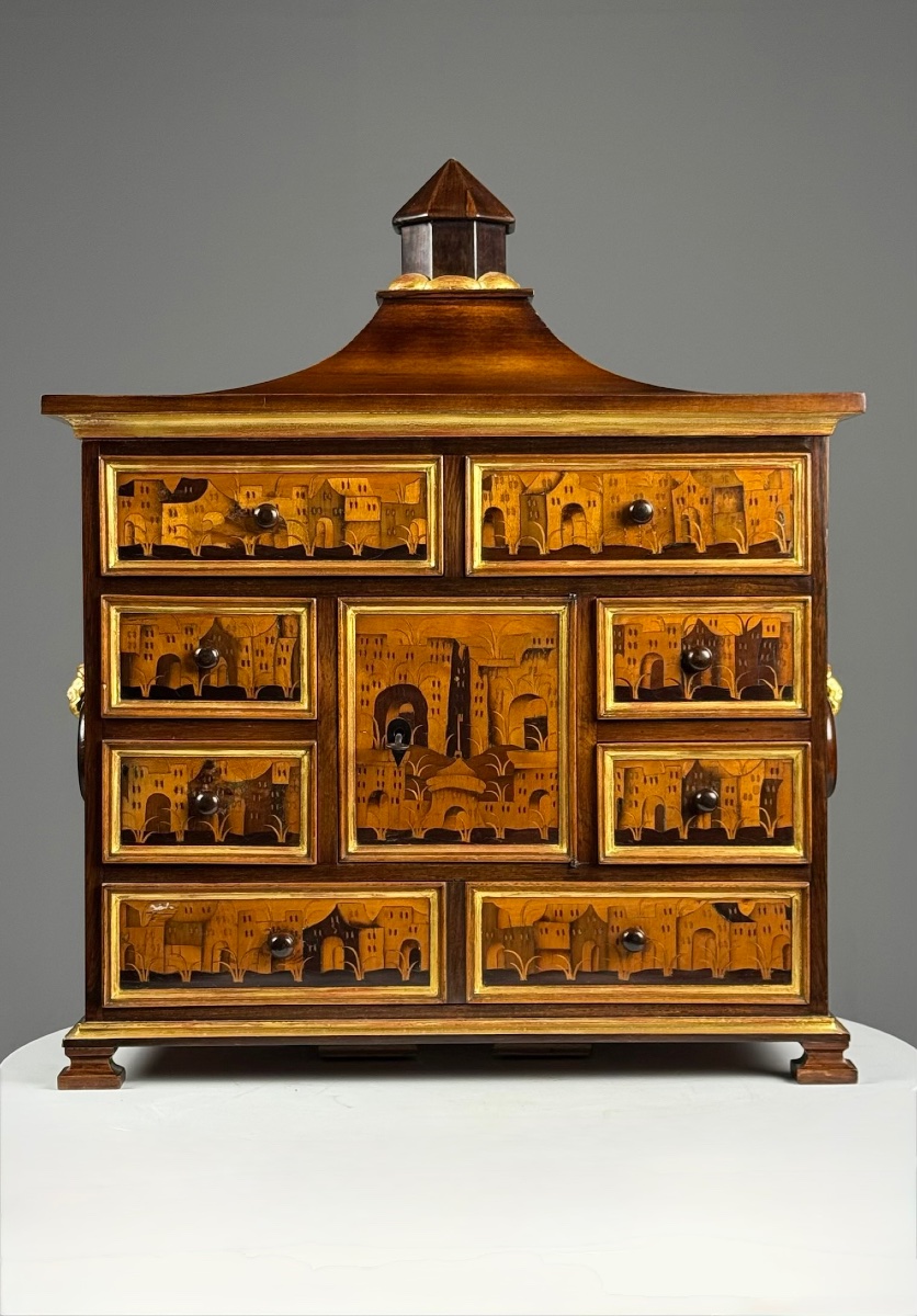 Small 18th-century German Art Cabinet