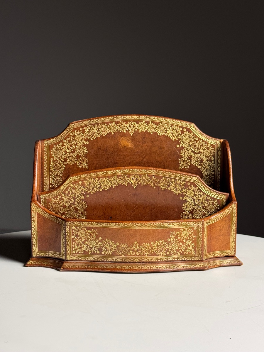 Porte-lettres en cuir du XXe siècle