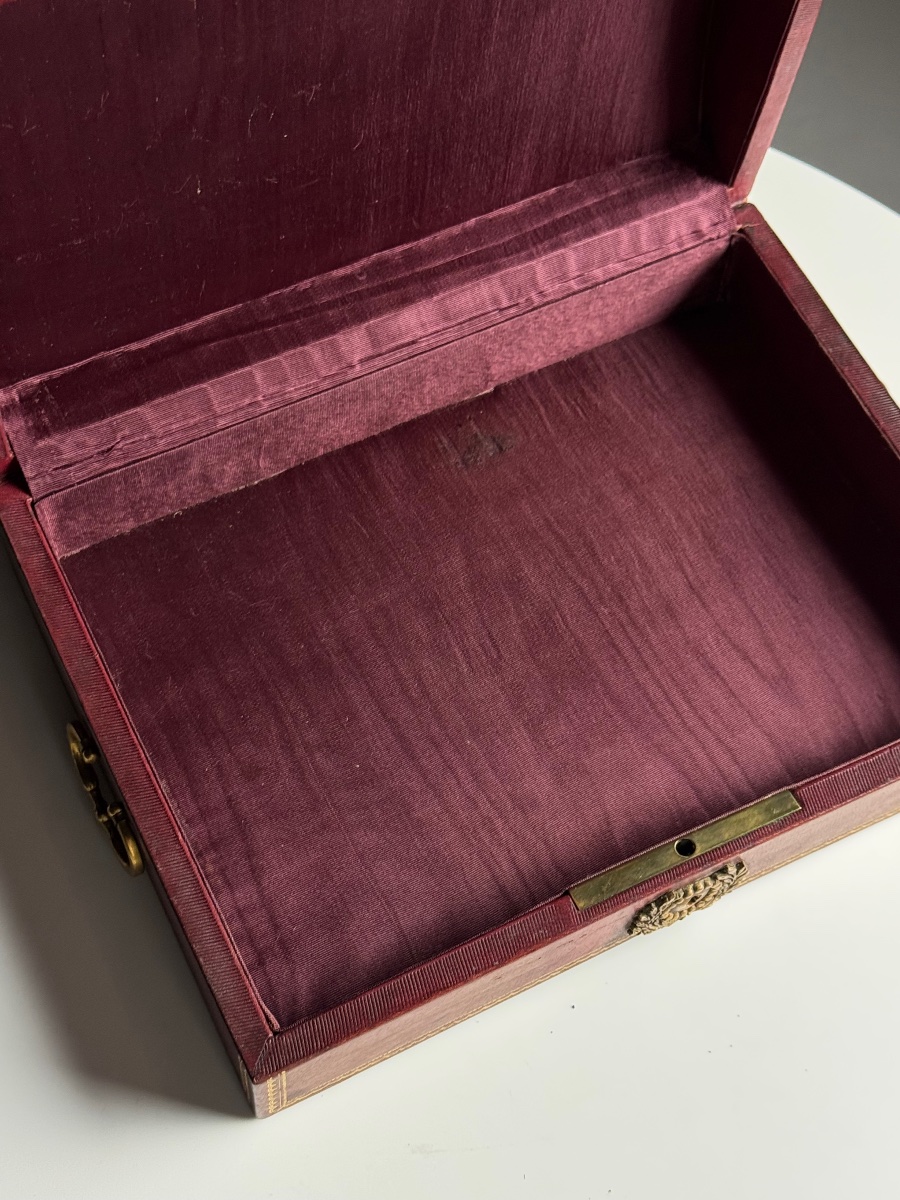 Petit coffret français en cuir rouge-photo-4