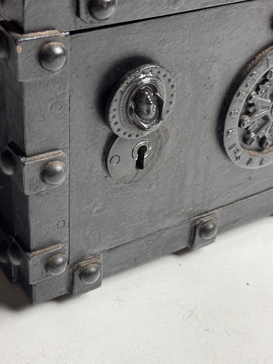 19th-century Bauche Safe-photo-2