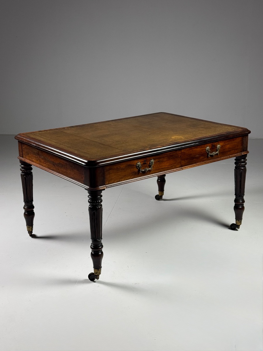 Bureau anglais du XIXe siècle