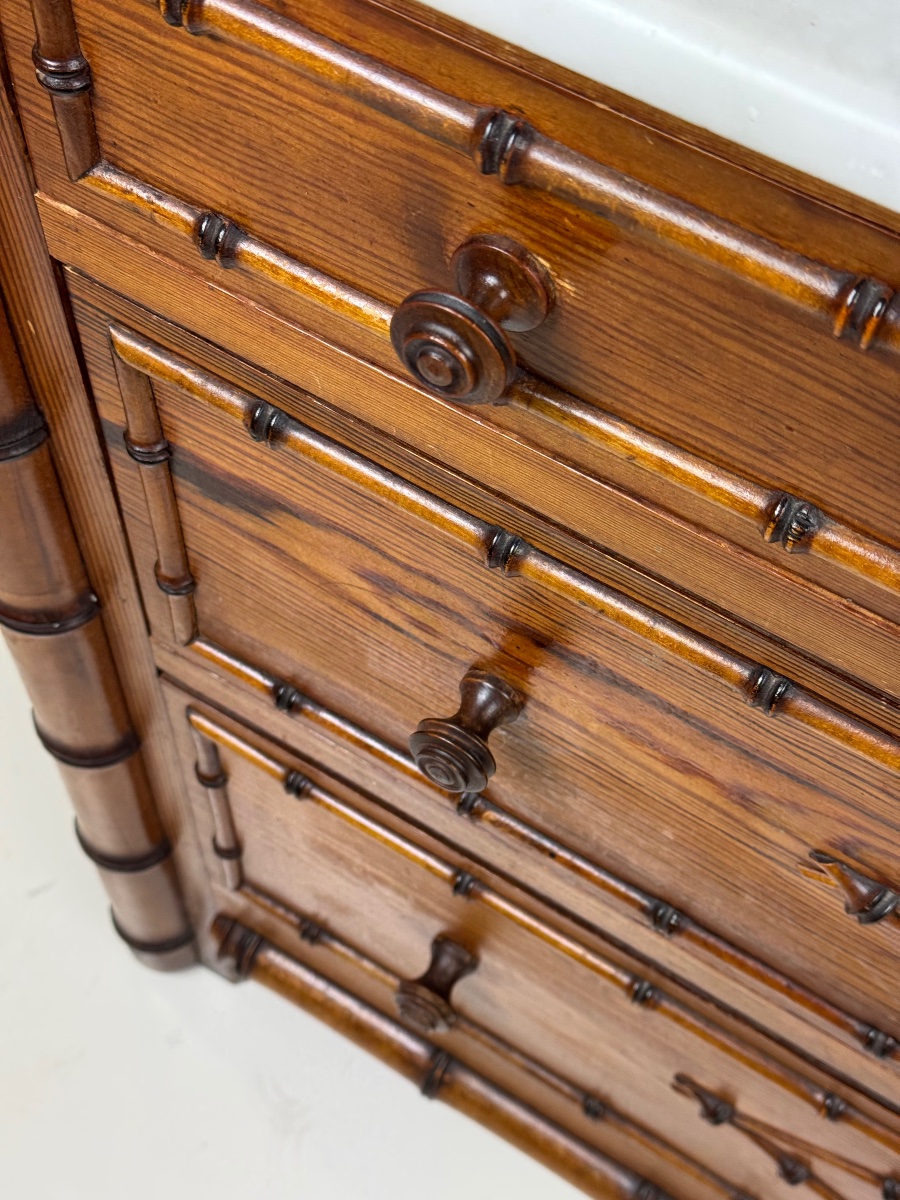 Faux Bamboo commode vers 1900-photo-1