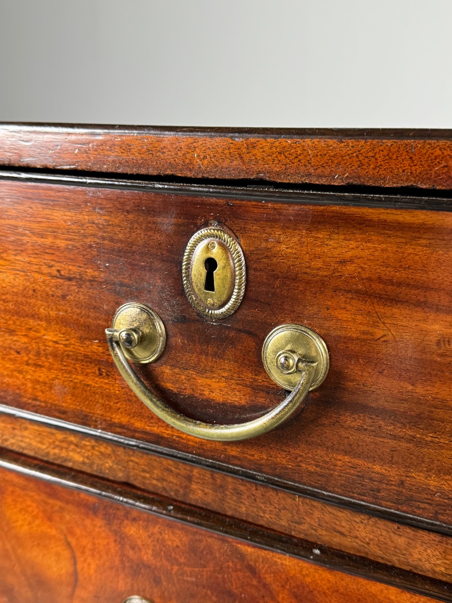 English Chest Of Drawers Ca. 1800-photo-1