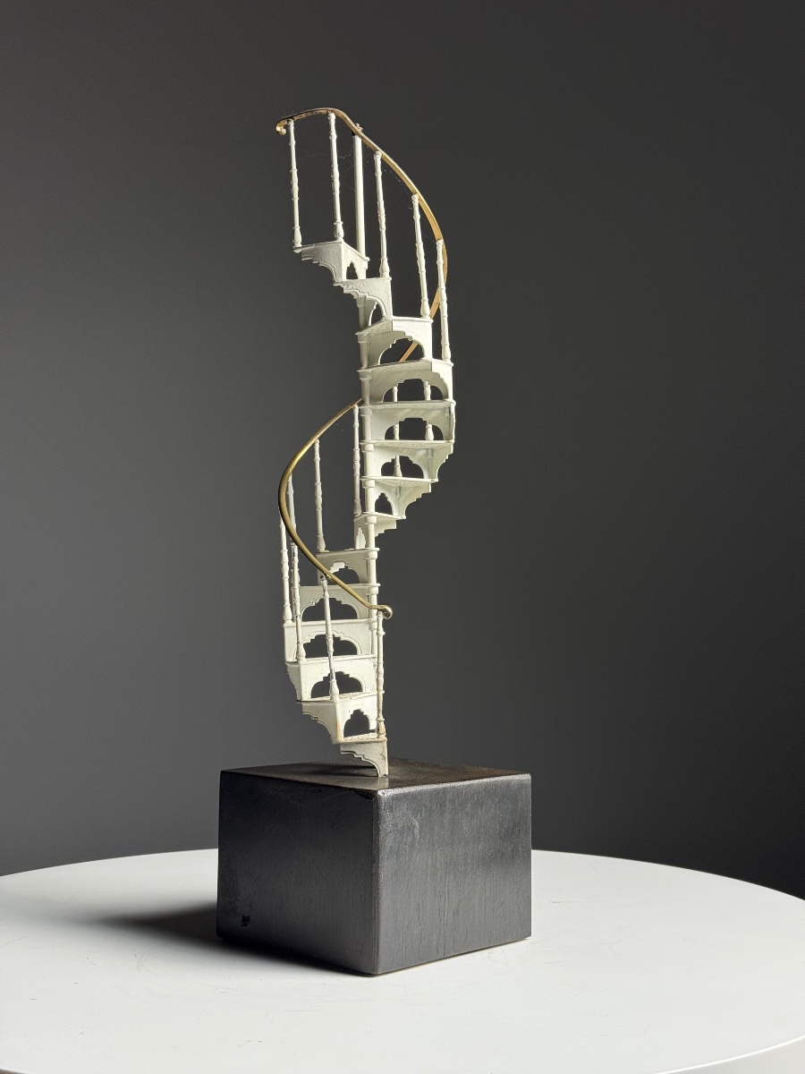 Model Of A Metal Spiral Staircase-photo-5