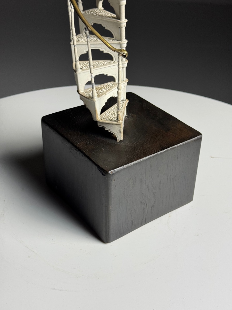 Model Of A Metal Spiral Staircase-photo-6