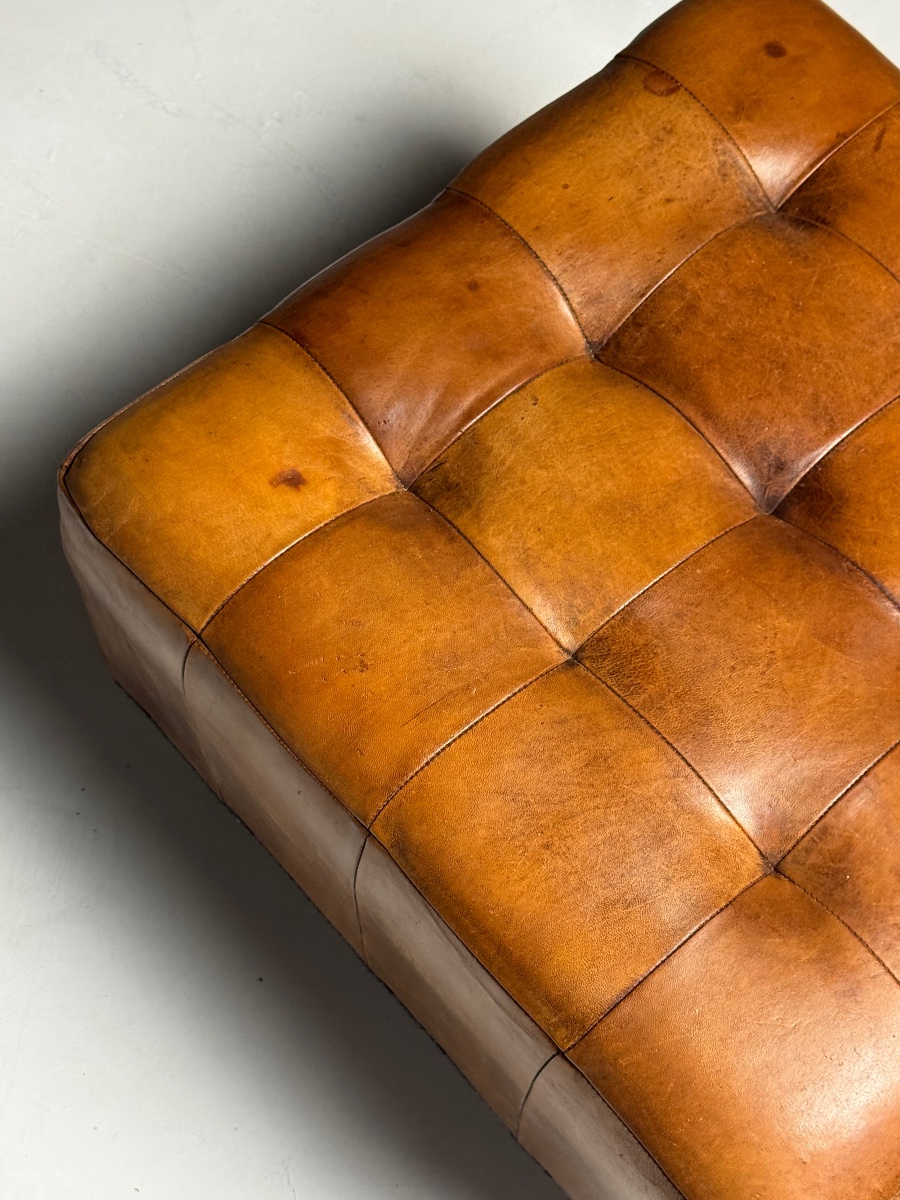 Pouf classique en cuir de mouton-photo-1
