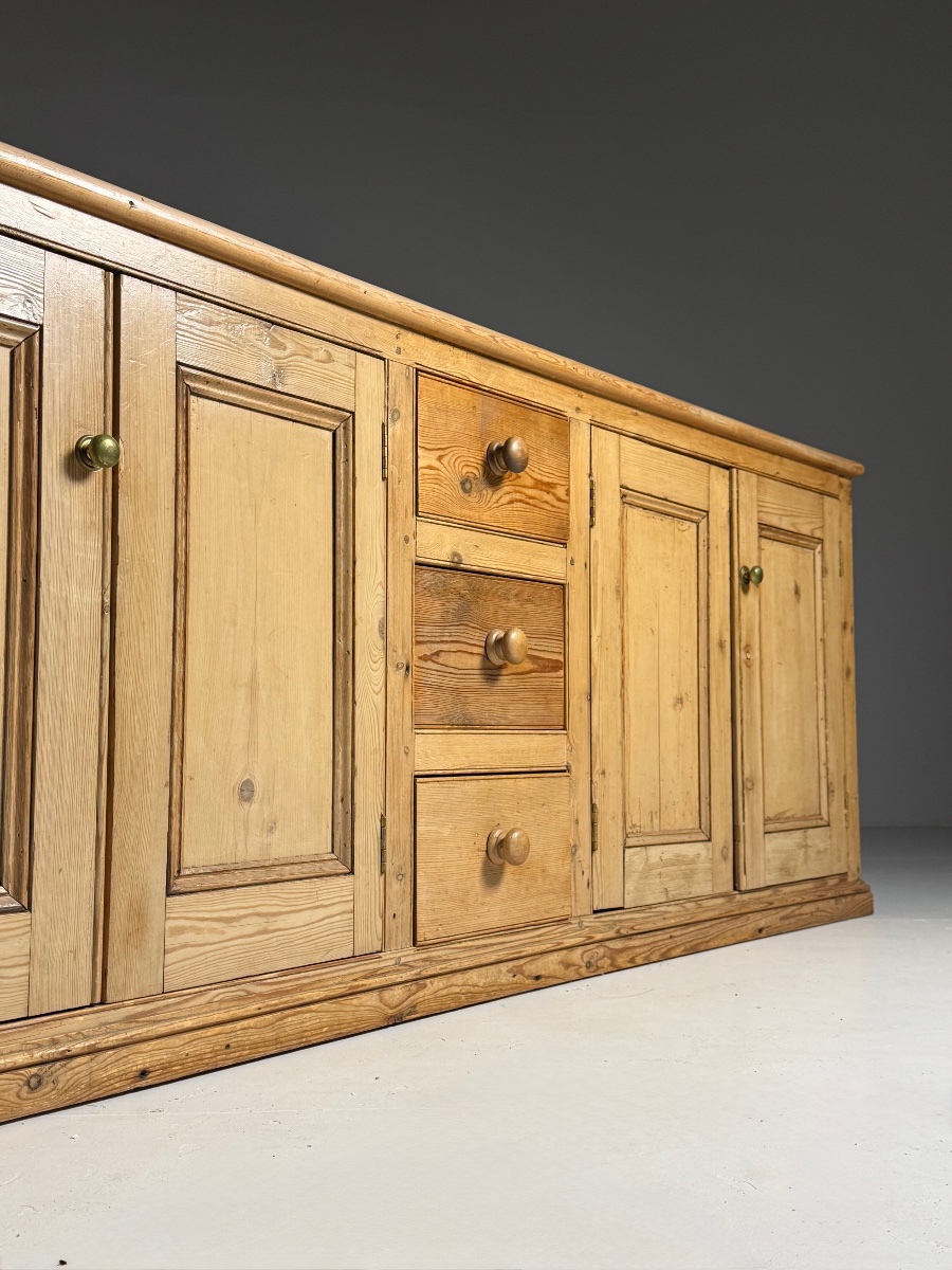 19th-century English Pine Sideboard-photo-3
