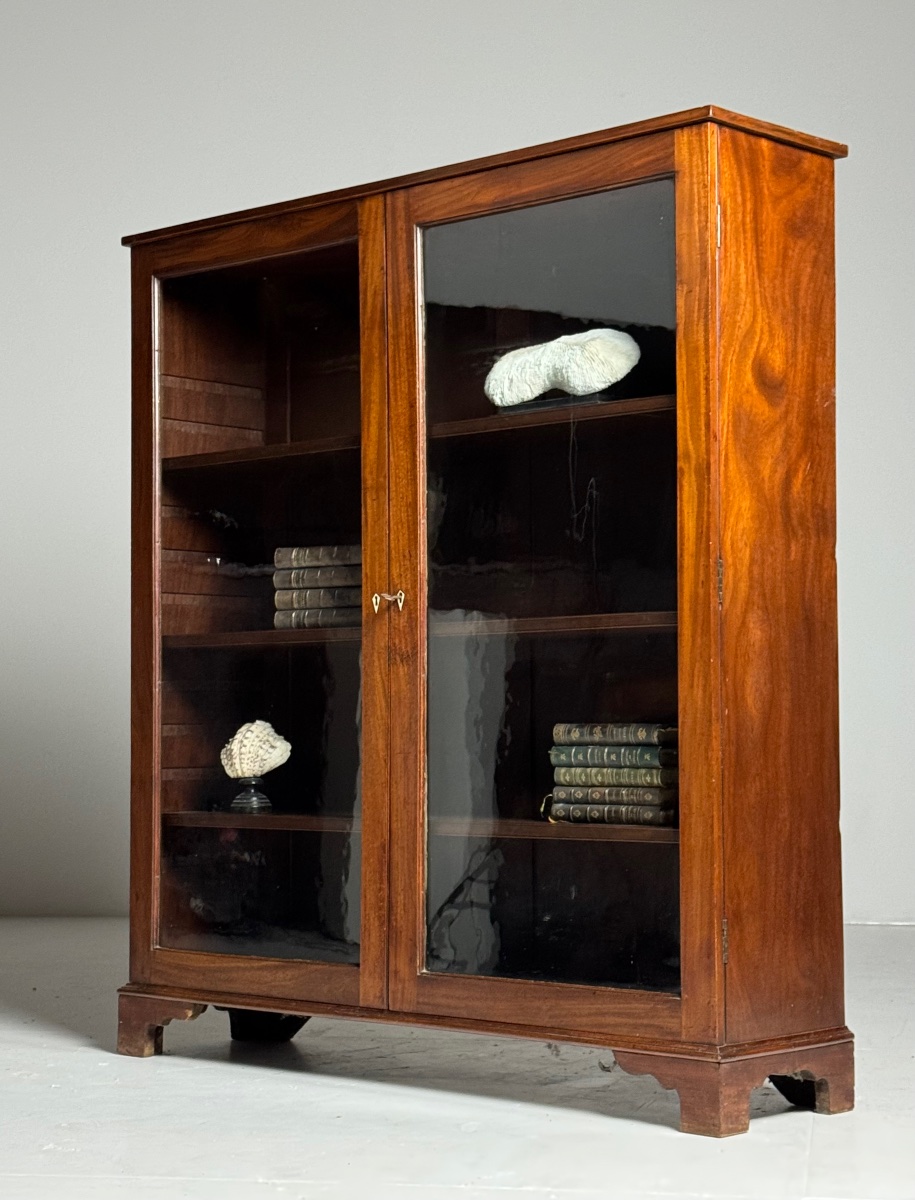 Vitrine anglaise en acajou, XIXe siècle-photo-2