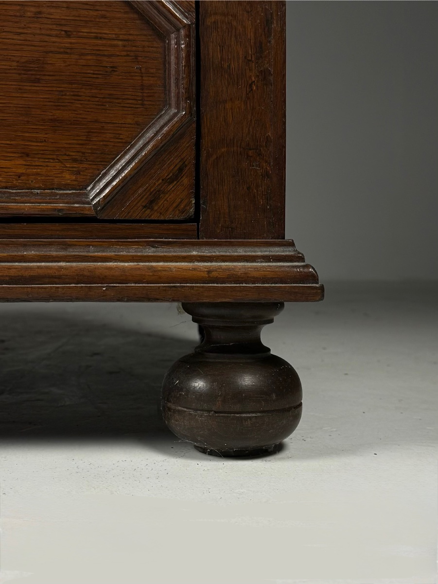 Commode anglaise du XVIIe siècle en chêne-photo-2