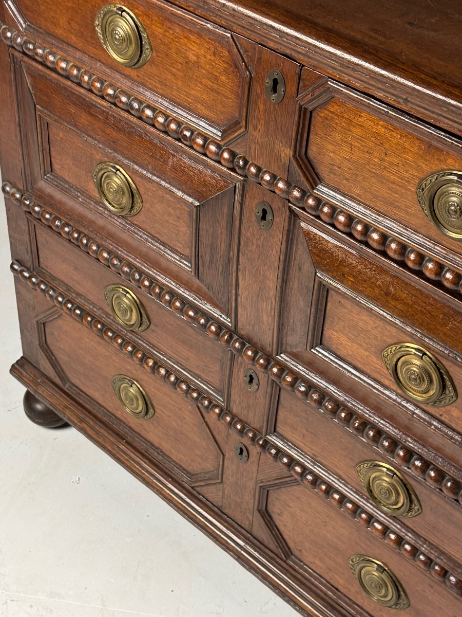 Commode anglaise du XVIIe siècle en chêne-photo-2