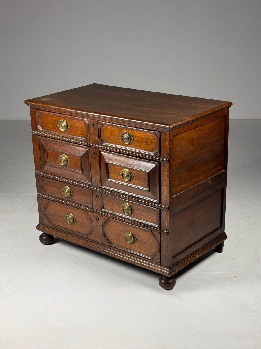 Commode anglaise du XVIIe siècle en chêne-photo-4
