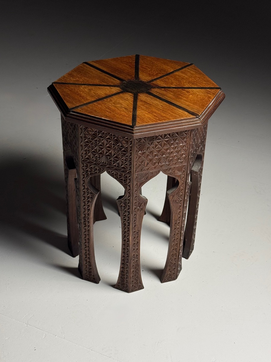 Table d'appoint de style anglo-indien