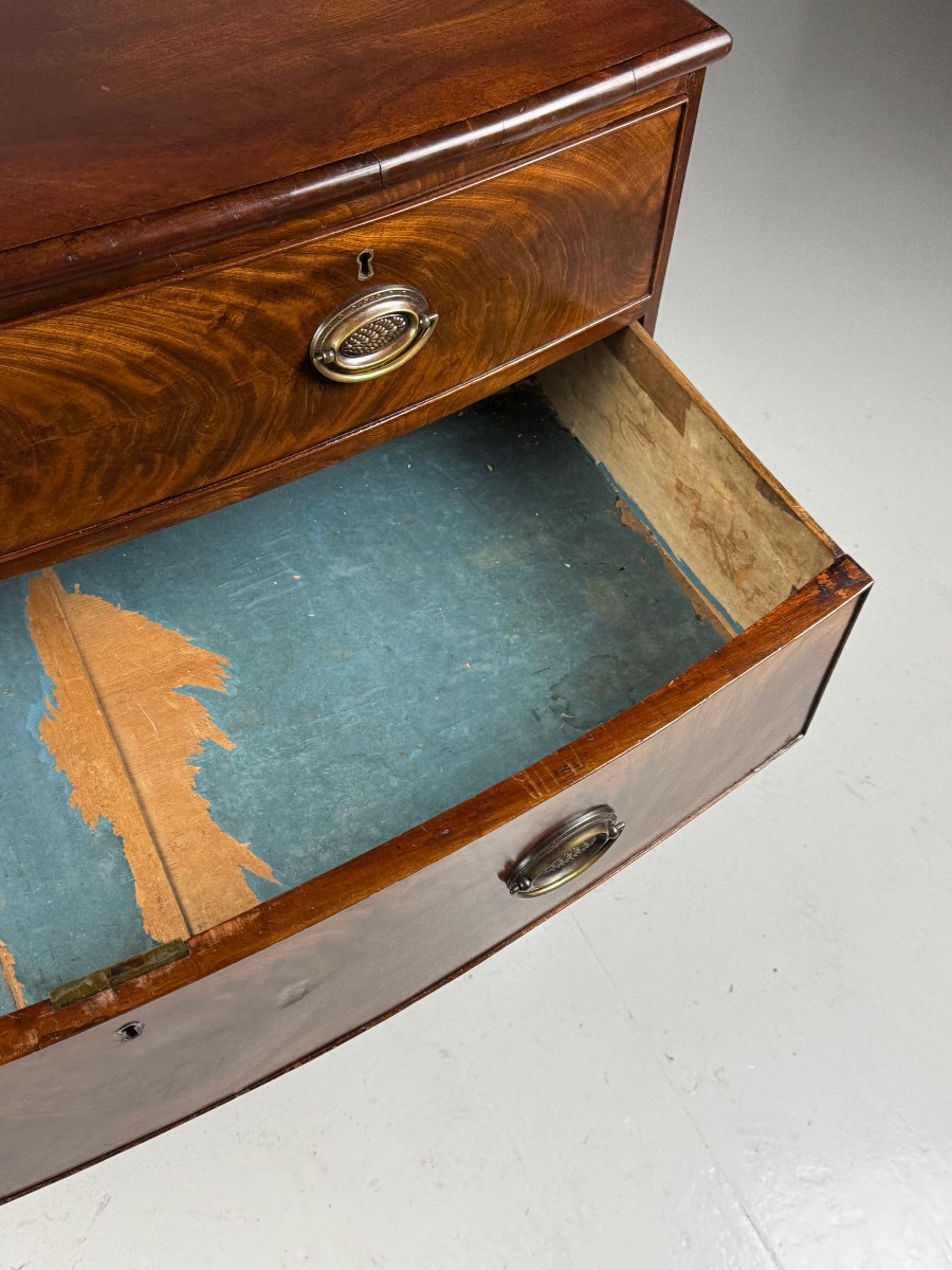 Mahogany Chest Of Drawers With A Curved Front -photo-5
