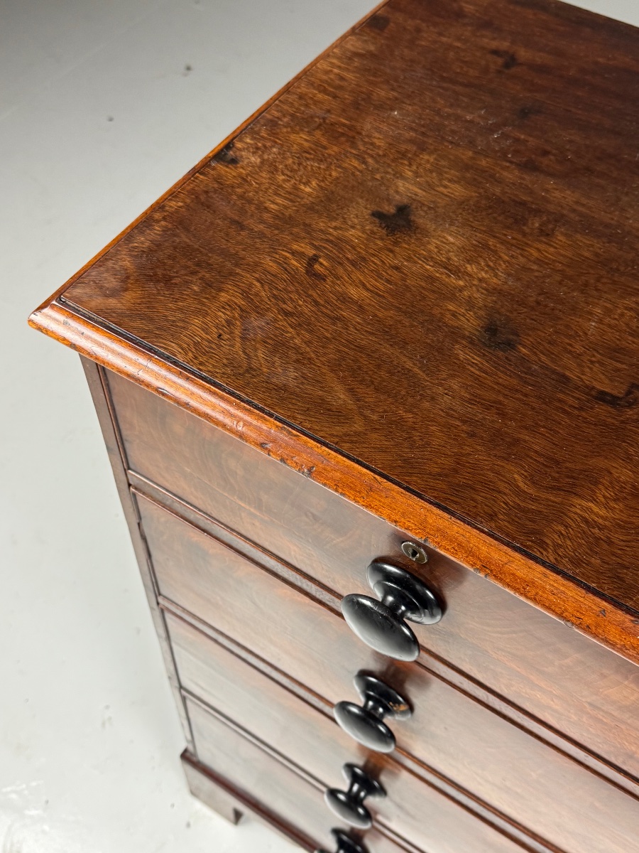 Commode en acajou du XIXe siècle-photo-2