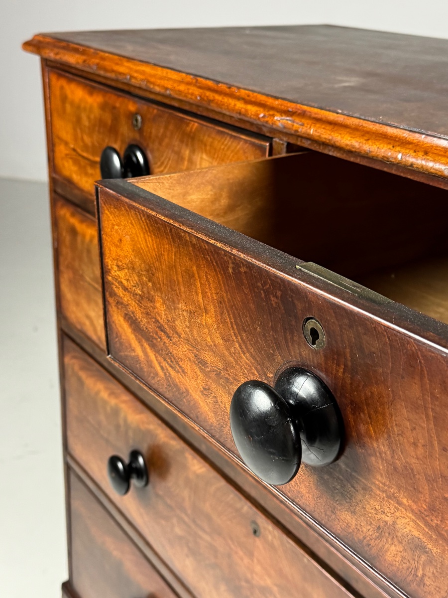 Commode en acajou du XIXe siècle-photo-5