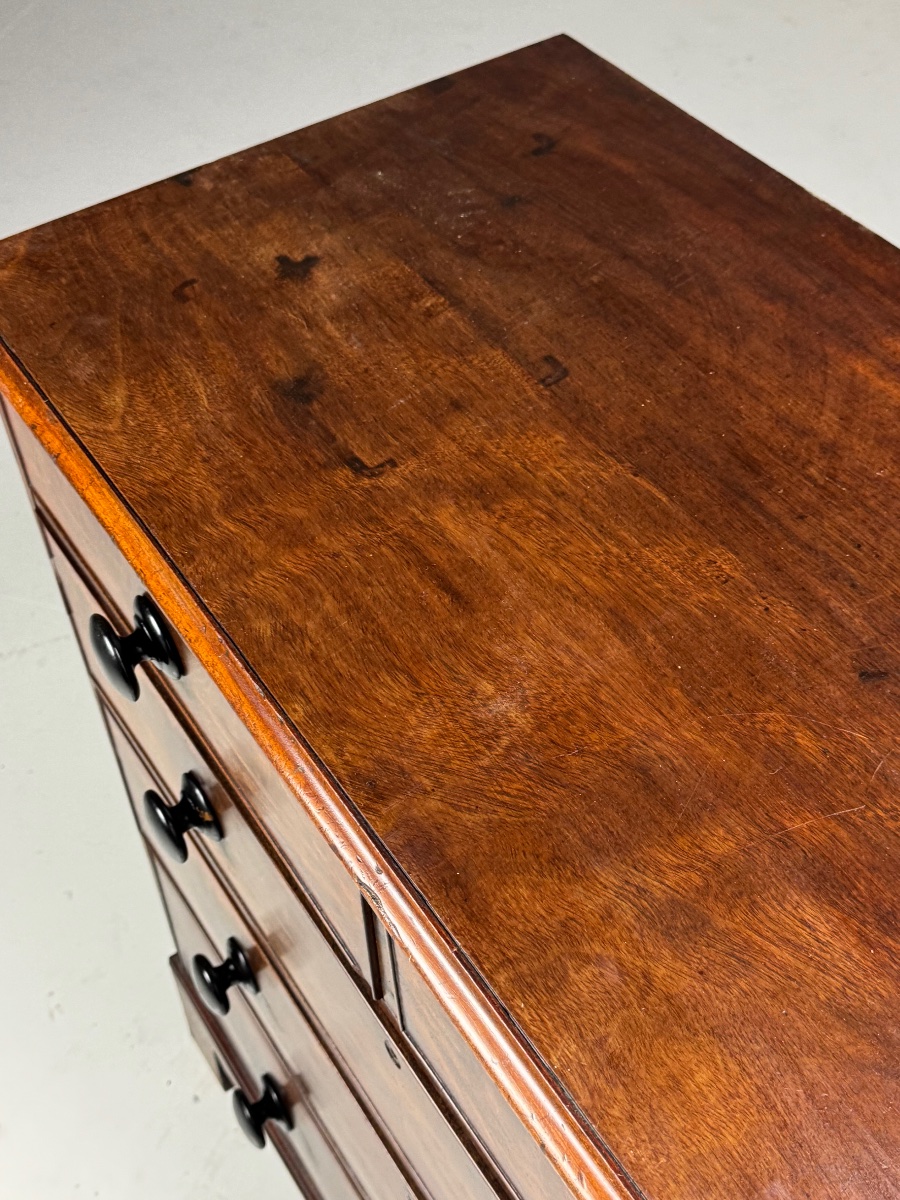 Commode en acajou du XIXe siècle-photo-6