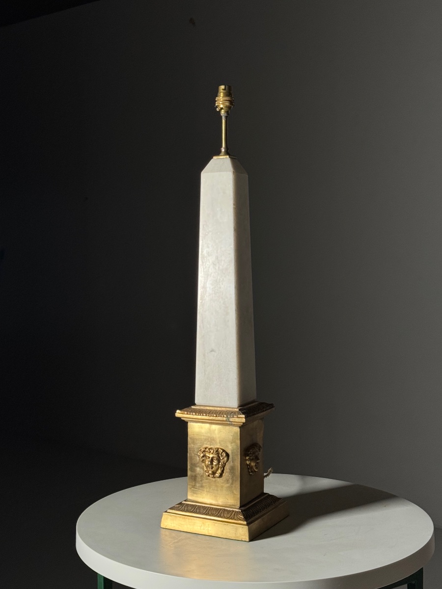 Lampe néoclassique des années 1970