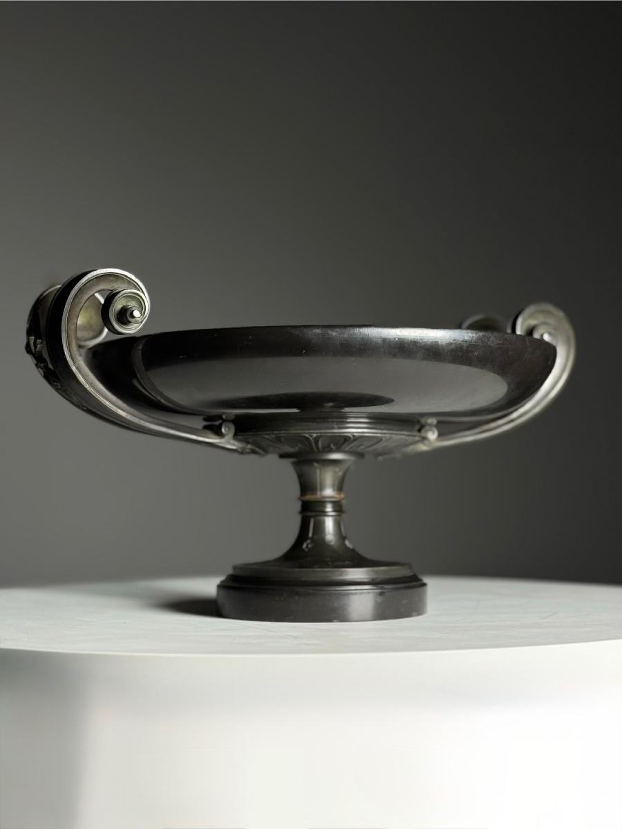 Tasse en bronze du XIXe siècle