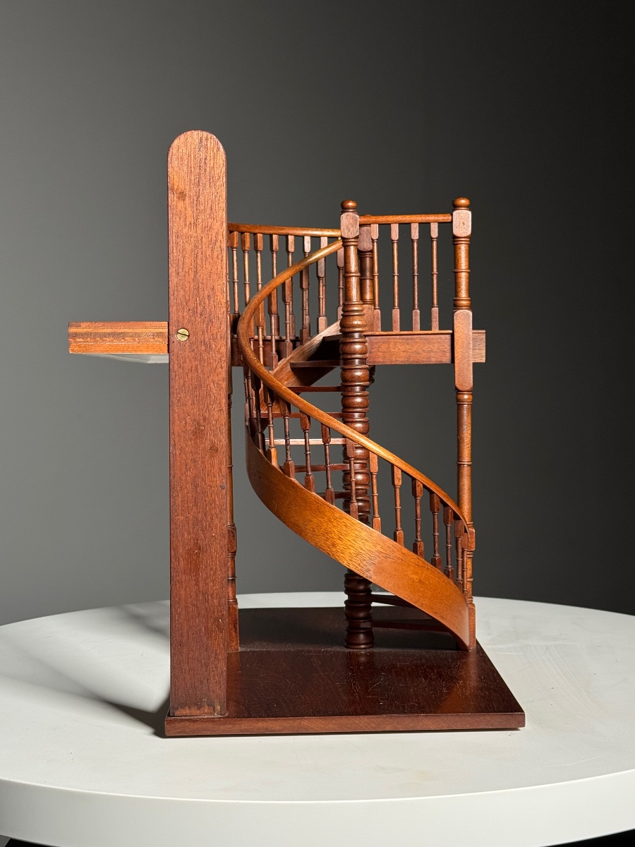 Maquette d'escalier architectural vintage-photo-1