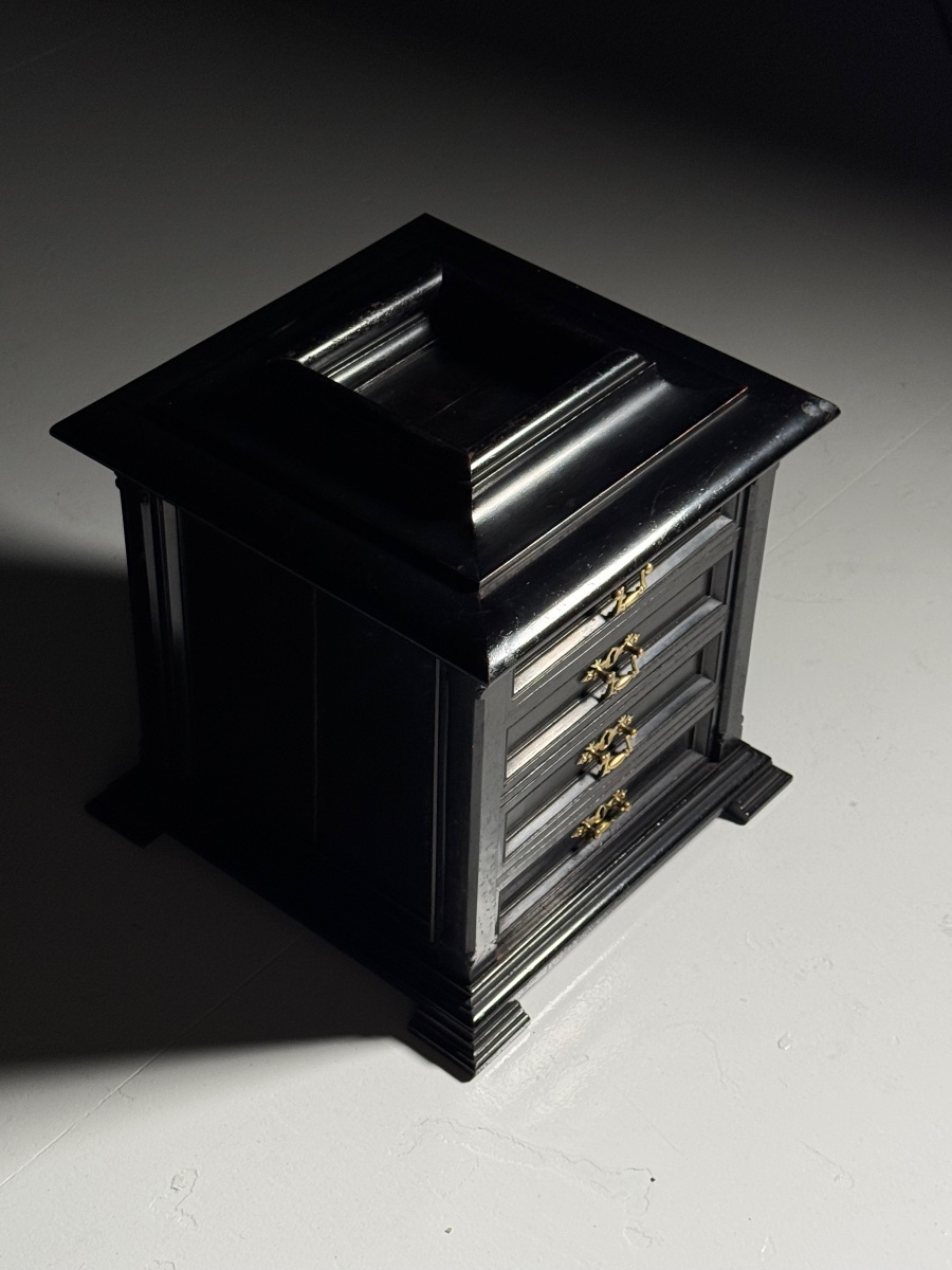 19th-century Jewelry Box, Black-photo-5