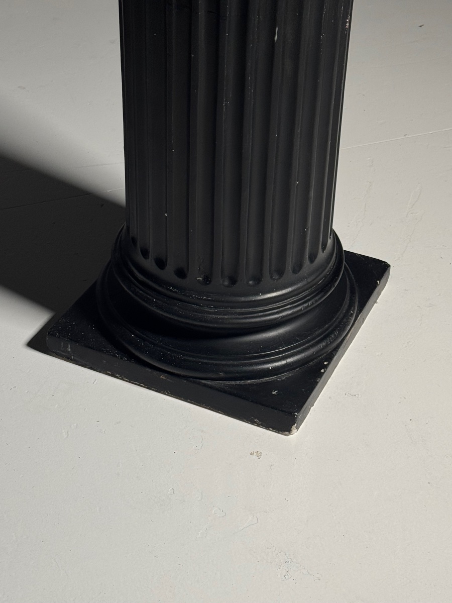 Colonne néoclassique en plâtre noir-photo-3