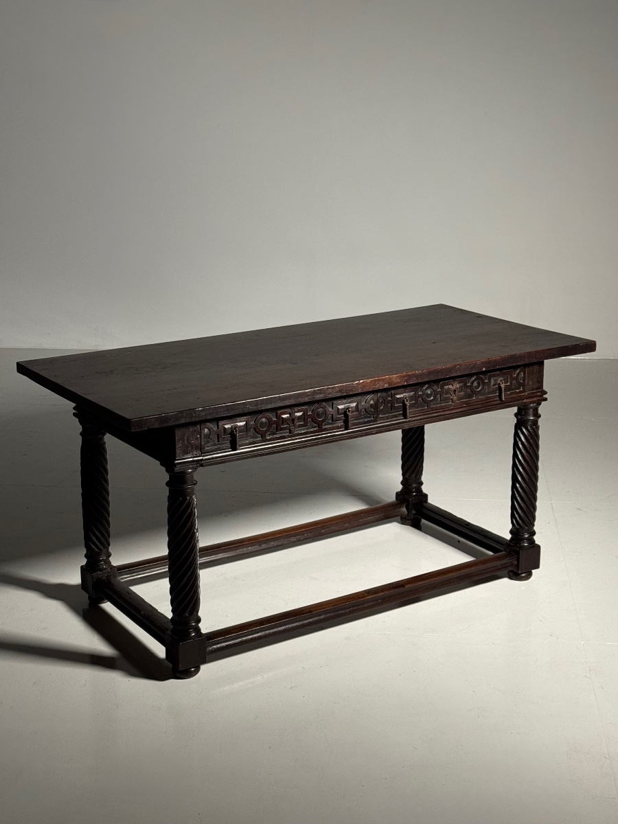 Table espagnole du XIXe siècle -photo-1