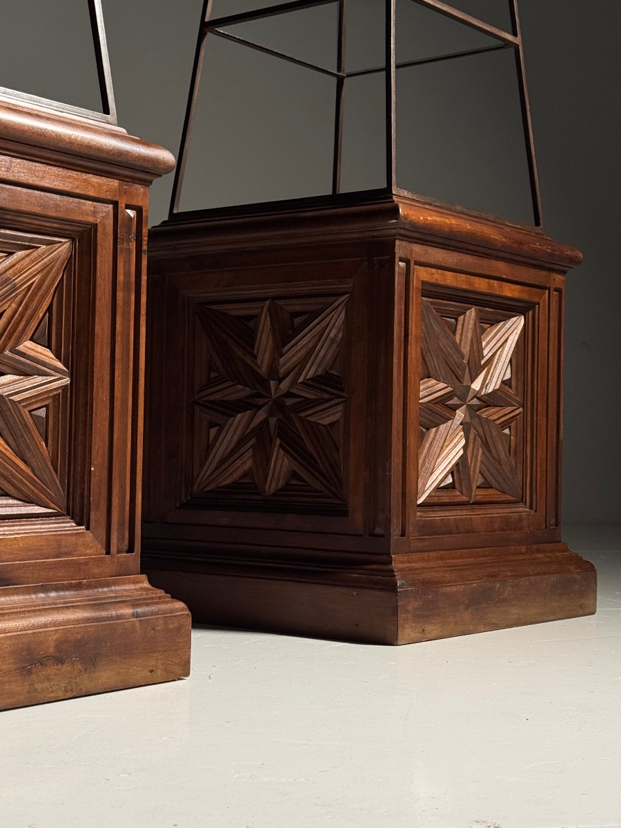 Set Of 2 Obelisk-shaped Shelves-photo-2