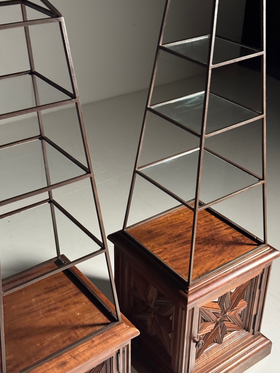 Set Of 2 Obelisk-shaped Shelves-photo-2